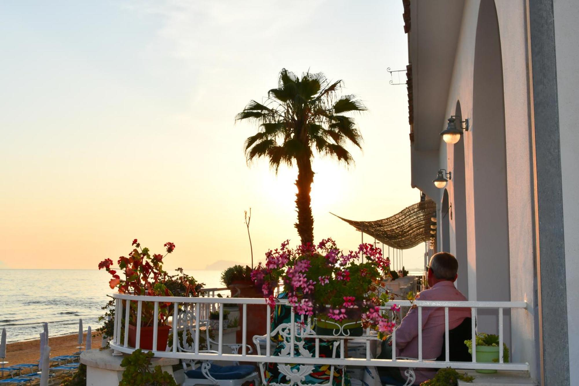 Hotel Aurora Sperlonga Exterior foto